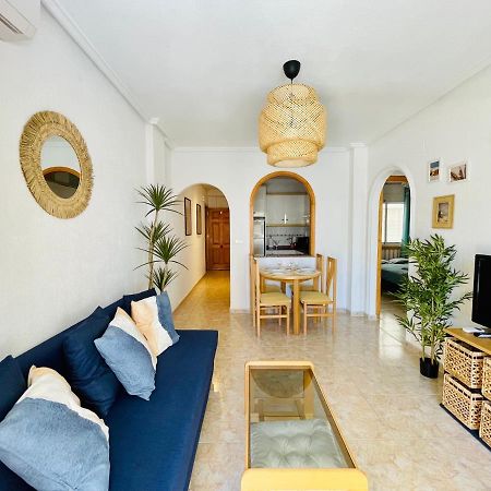El Papagayo Apartment 2 Mins Walking To The Beach Torrevieja Exterior photo