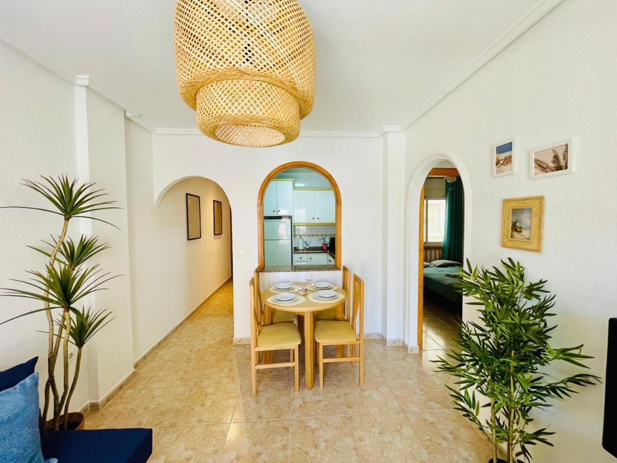 El Papagayo Apartment 2 Mins Walking To The Beach Torrevieja Exterior photo