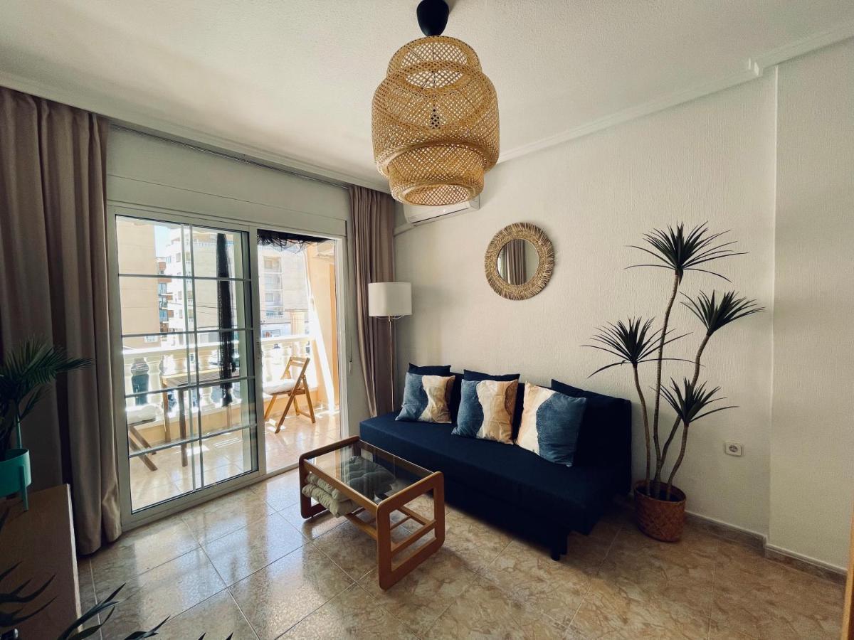 El Papagayo Apartment 2 Mins Walking To The Beach Torrevieja Exterior photo