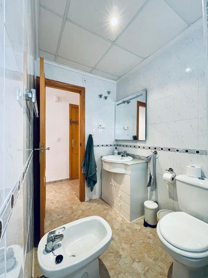 El Papagayo Apartment 2 Mins Walking To The Beach Torrevieja Exterior photo